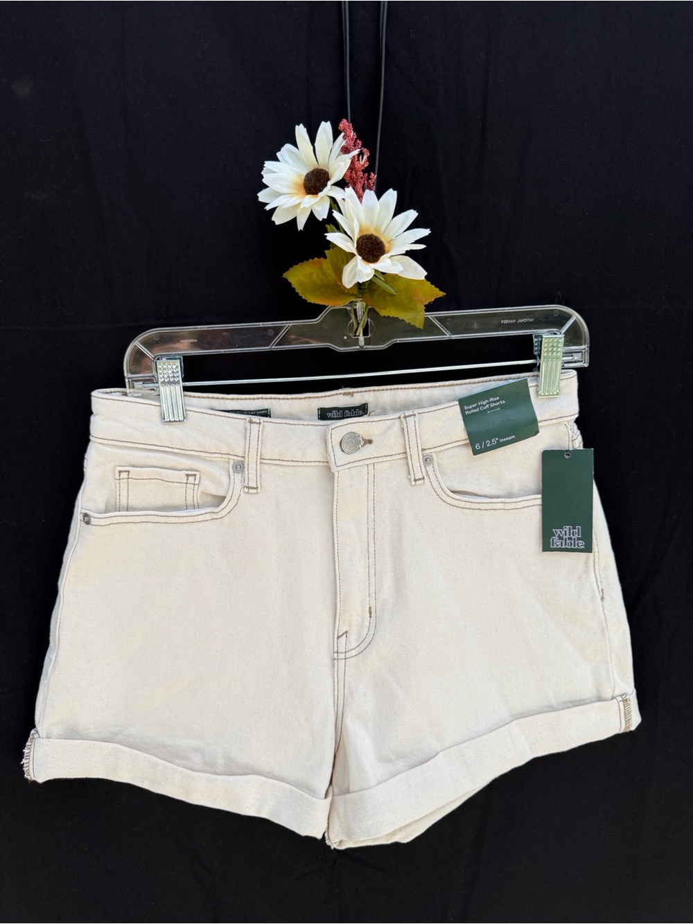 Wild Fable Women Super High Rise Rolled Cuffed Cream/beige Shorts Size 6